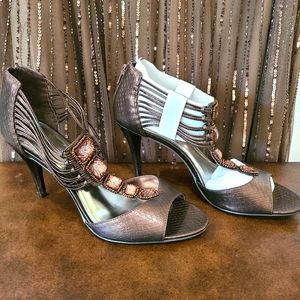 Bronze strappy open toe heel NWOT